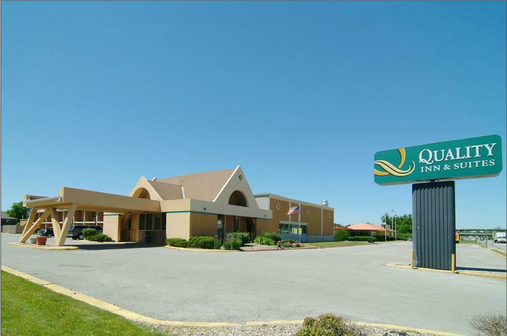 Quality Inn & Suites Near I-480 And I-29 Council Bluffs Εξωτερικό φωτογραφία