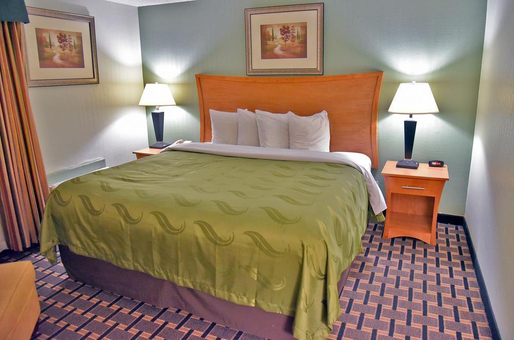 Quality Inn & Suites Near I-480 And I-29 Council Bluffs Εξωτερικό φωτογραφία