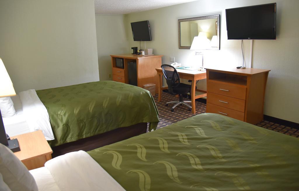 Quality Inn & Suites Near I-480 And I-29 Council Bluffs Εξωτερικό φωτογραφία