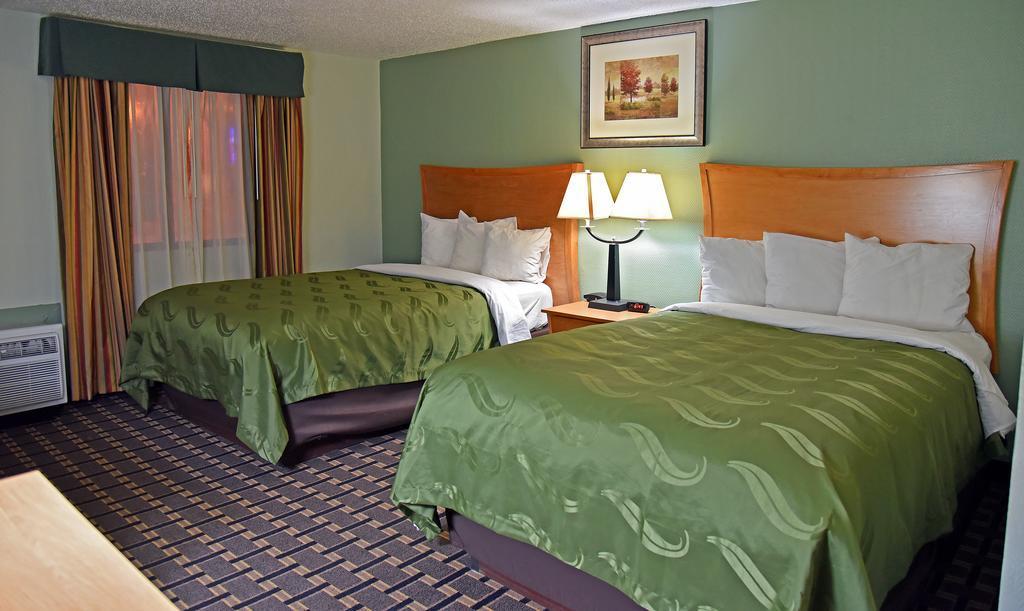 Quality Inn & Suites Near I-480 And I-29 Council Bluffs Εξωτερικό φωτογραφία