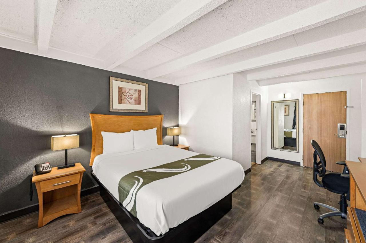 Quality Inn & Suites Near I-480 And I-29 Council Bluffs Εξωτερικό φωτογραφία