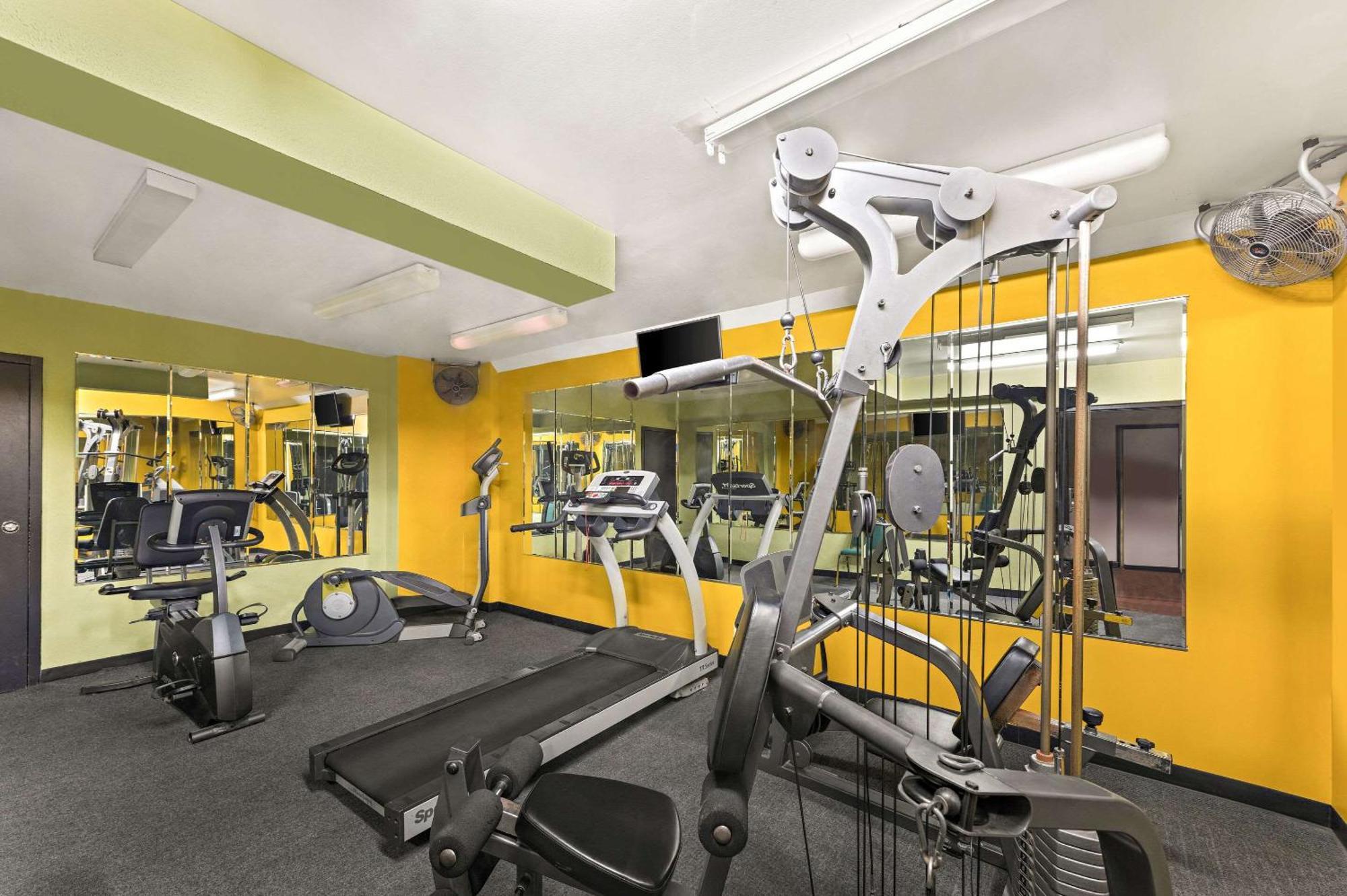 Quality Inn & Suites Near I-480 And I-29 Council Bluffs Εξωτερικό φωτογραφία