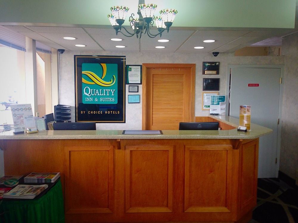 Quality Inn & Suites Near I-480 And I-29 Council Bluffs Εξωτερικό φωτογραφία