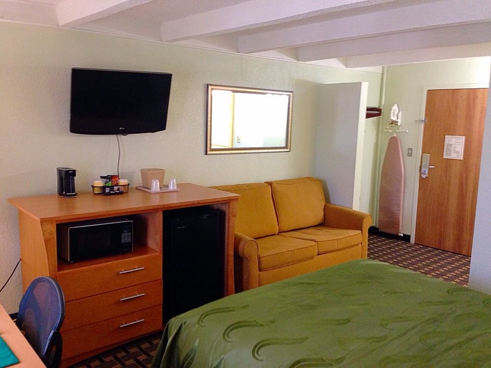 Quality Inn & Suites Near I-480 And I-29 Council Bluffs Εξωτερικό φωτογραφία