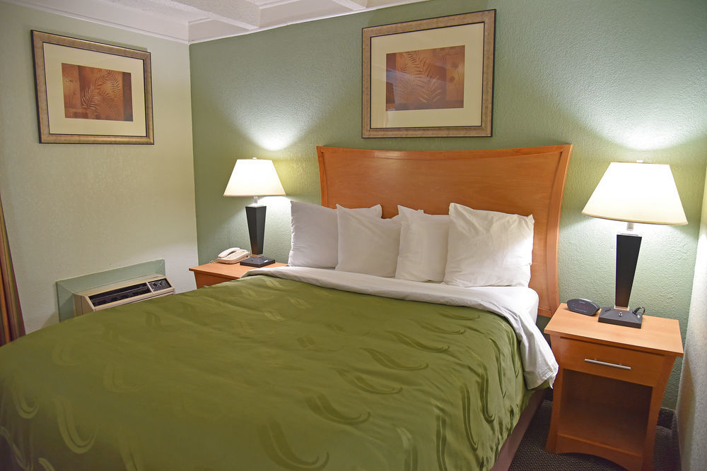 Quality Inn & Suites Near I-480 And I-29 Council Bluffs Εξωτερικό φωτογραφία