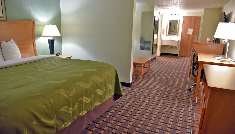 Quality Inn & Suites Near I-480 And I-29 Council Bluffs Εξωτερικό φωτογραφία