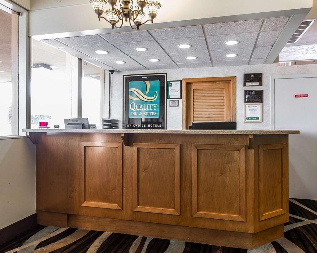 Quality Inn & Suites Near I-480 And I-29 Council Bluffs Εσωτερικό φωτογραφία
