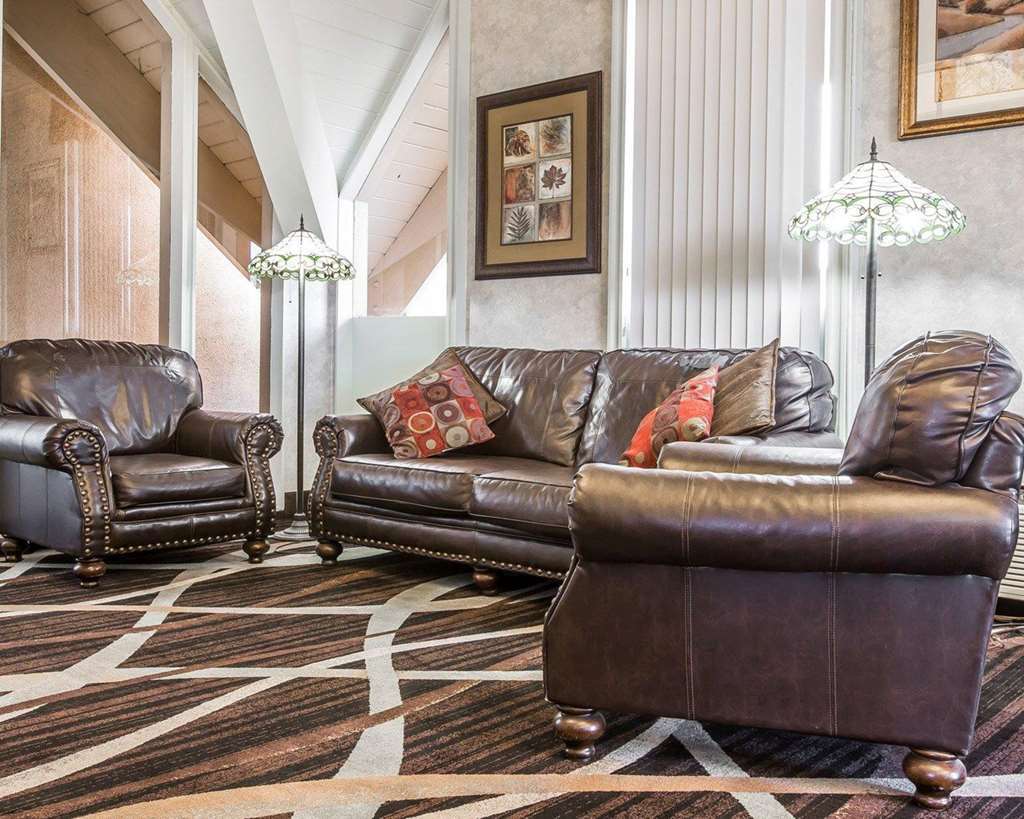 Quality Inn & Suites Near I-480 And I-29 Council Bluffs Εσωτερικό φωτογραφία