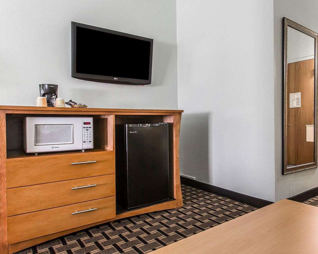 Quality Inn & Suites Near I-480 And I-29 Council Bluffs Δωμάτιο φωτογραφία